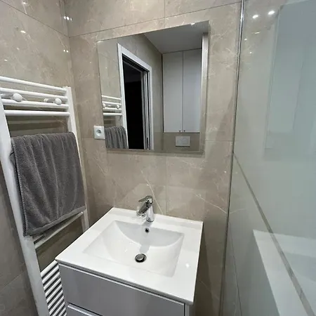 Appartement Champs Elysees 18 Berri